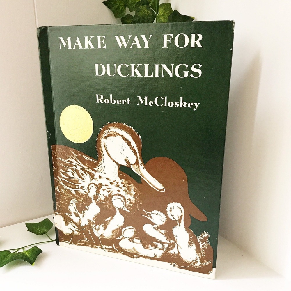 Make Way for Ducklings – Picture Book Hardcover Robert McCloskey - Vintage 1980s